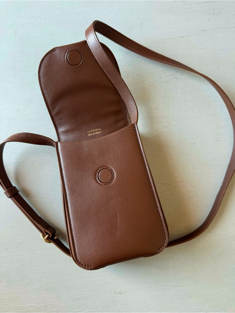 LIKE NEW Cuyana Concertina Phone Bag in Black Dark Chestnut Smooth Leather - Picture 11 of 11